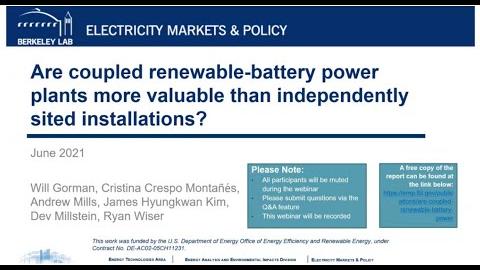 Are coupled renewable-battery power plants more valuable than independently sited installations?